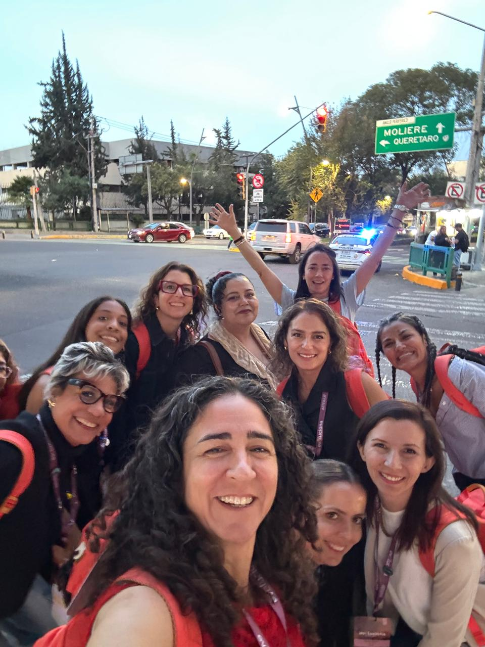 Miranda con su comunidad en Ciudad de México
